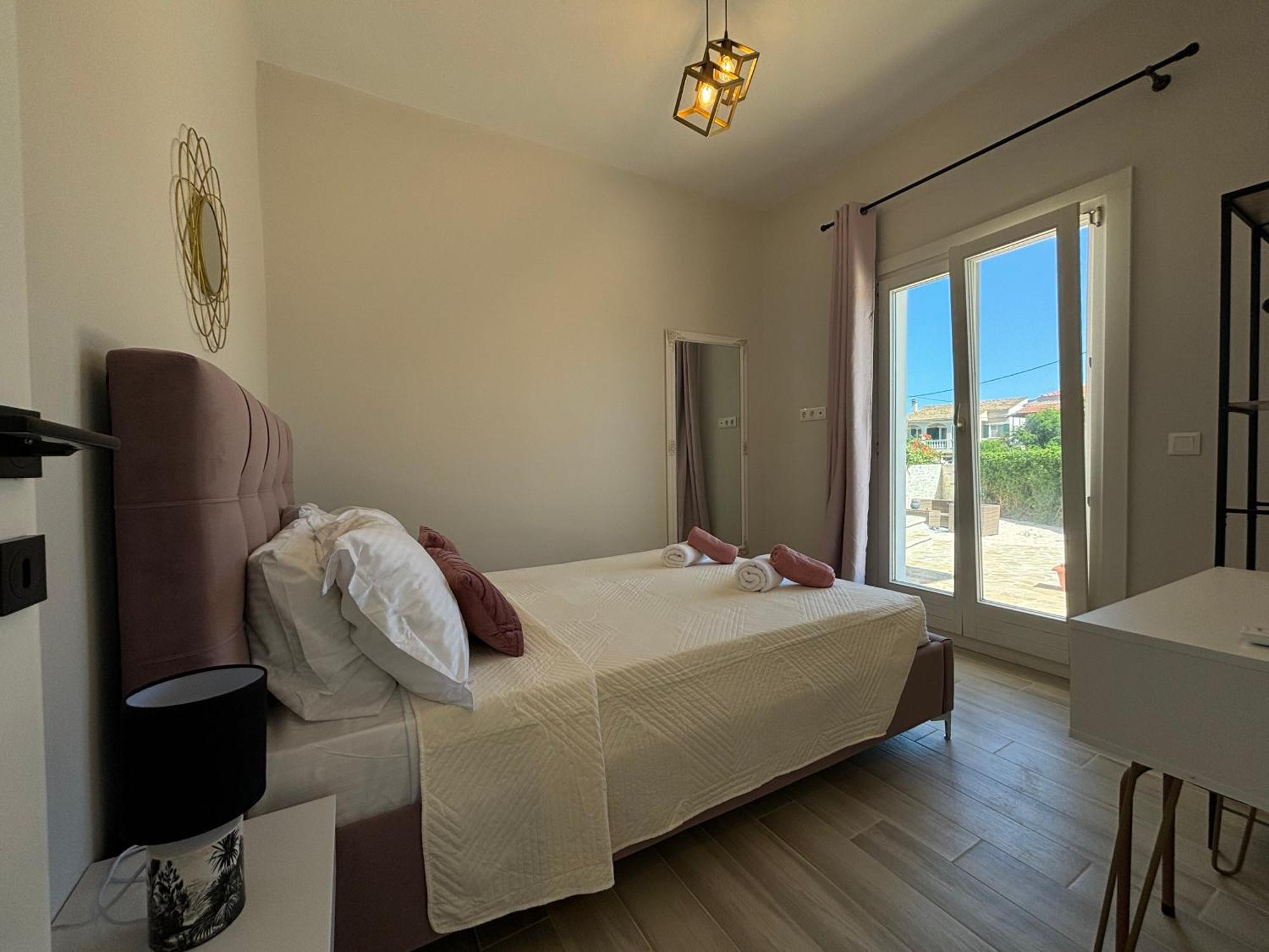 Mayflower Apartments Kassiopi Dış mekan fotoğraf